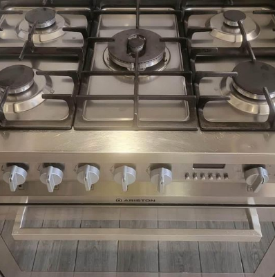 Ariston Gas Cooking Range For Sale