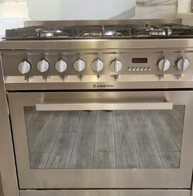 Ariston Gas Cooking Range For Sale