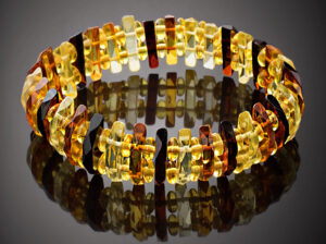 Bracelet made of natural Baltic amber for sale