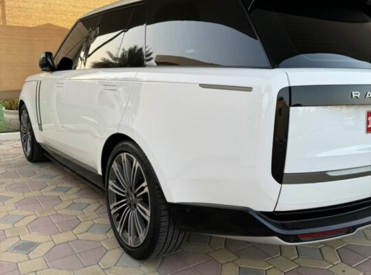 Range Rover Vogue HSE 2023 Gcc full option