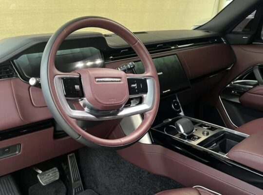 Range Rover Vogue HSE 2023 Gcc full option