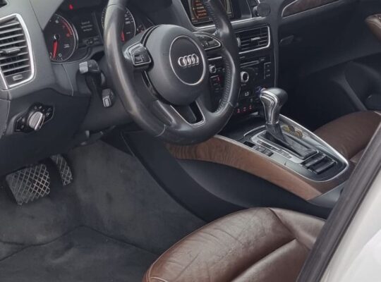 Audi Q5 S line 2015 full option Gcc