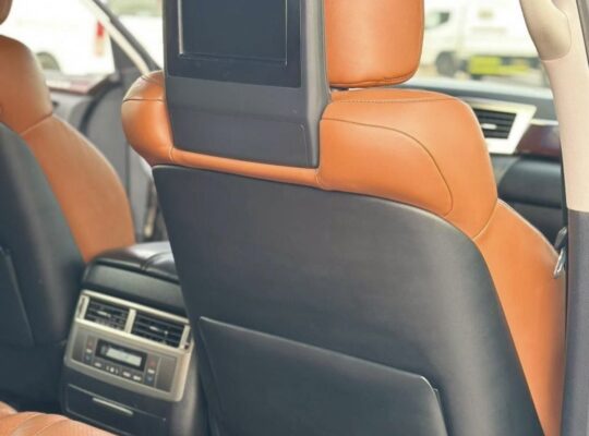 Lexus LX570 2013 Gcc full option for sale
