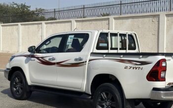 Toyota Hilux 4 door full option 2022