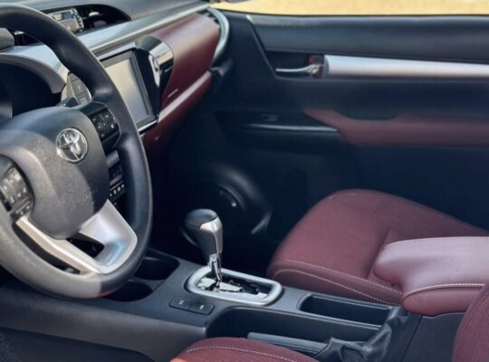 Toyota Hilux 4 door full option 2022