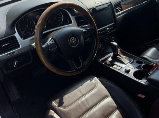 Volkswagen Touareg 2012 Gcc in good condition
