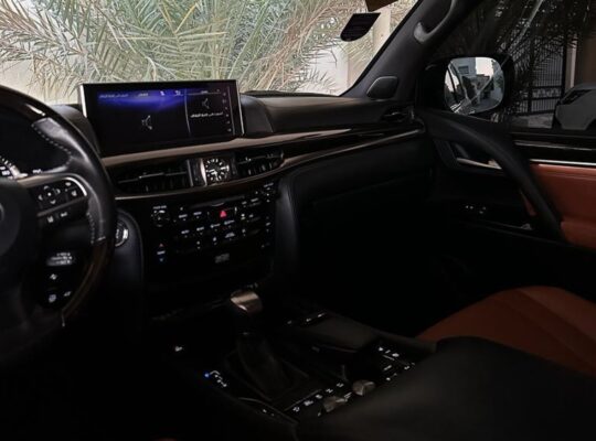 Lexus LX570 full option 2016 Gcc full option