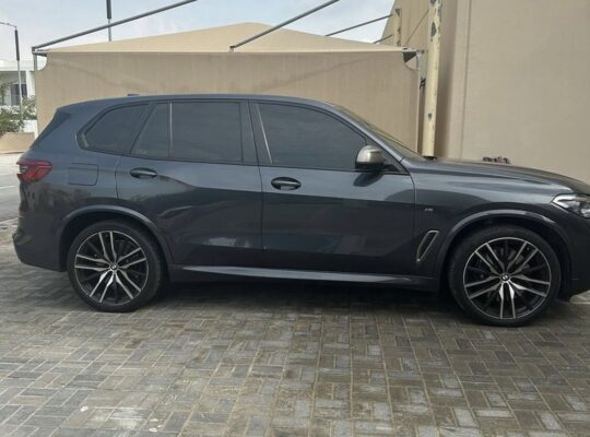 BMW X5 M50i full option 2020 Gcc