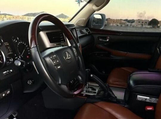 Lexus LX570 full option 2014 for sale