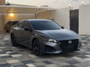 Nissan Altima SR 2023 full option USA imported