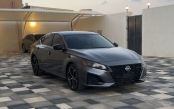 Nissan Altima SR 2023 full option USA imported