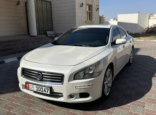 Nissan Maxima 2014 full option Gcc