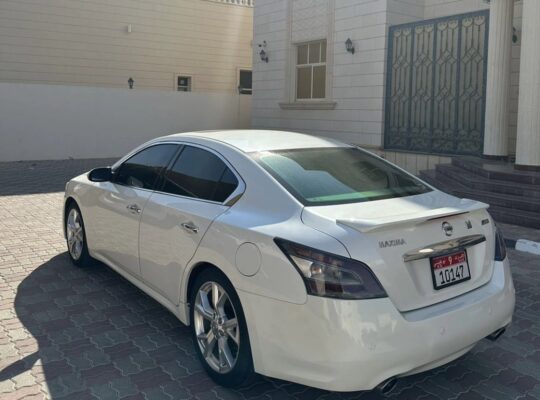 Nissan Maxima 2014 full option Gcc