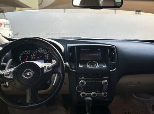 Nissan Maxima 2014 full option Gcc