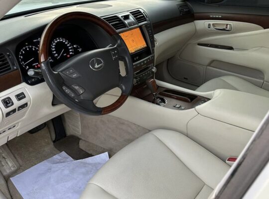 Lexus Ls460L full option 2011 Gcc
