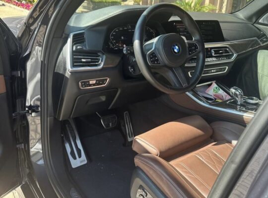 BMW X5 M50i full option 2020 Gcc for sale