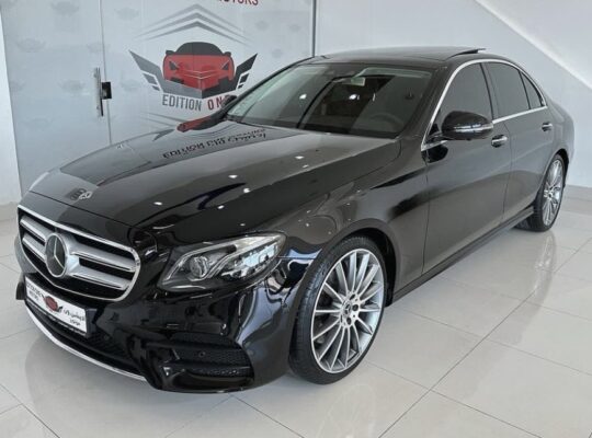 Mercedes E300 full option 2018 Gcc for sale