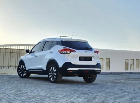 Nissan Kicks mid option 2017 Gcc for sale