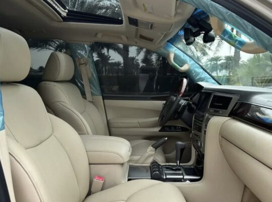 Lexus LX570 full option 2013 Gcc