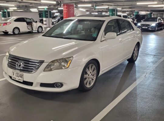 Toyota Avalon 2006 full option in good condition