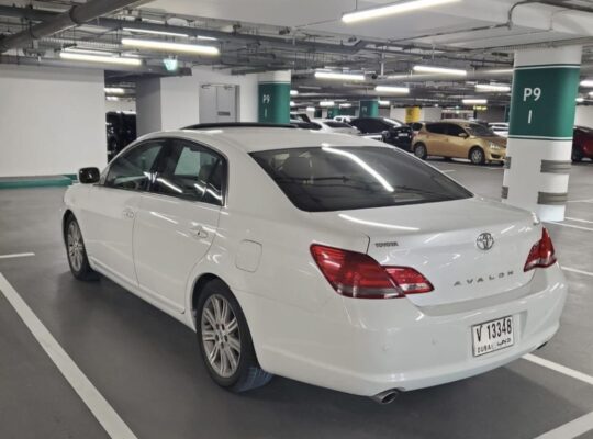 Toyota Avalon 2006 full option in good condition