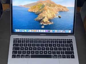 MacBook Pro 2017 13-inch core i5 8/256gb For Sale