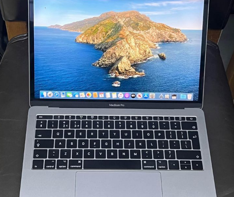 MacBook Pro 2017 13-inch core i5 8/256gb For Sale