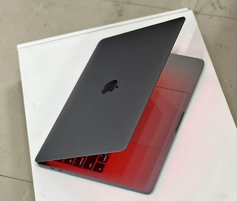 MacBook Pro 2020 Core i7 Retina display For Sale