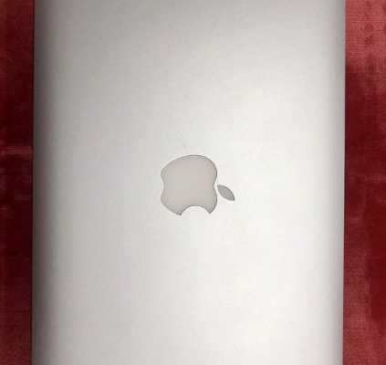 MacBook air 11-inch 2012 4/128 Core i5 For Sale