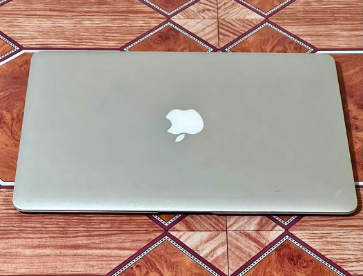 Macbook Air 13-inch 2015 8 gb Ram 128 ssd For Sale