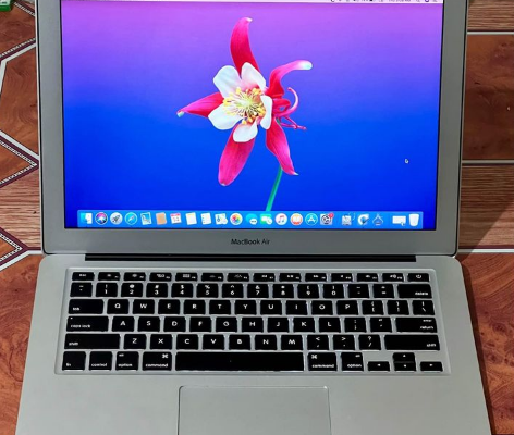 Macbook Air 13-inch 2015 8 gb Ram 128 ssd For Sale