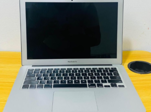 Macbook Air 2017 13.3inch For Sale