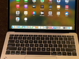 Macbook Air 2019 13’’ 16gb 256gb for sale