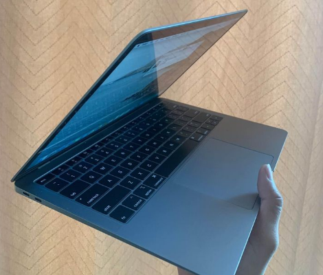 Macbook Air 2020 I7 16/512 For Sale