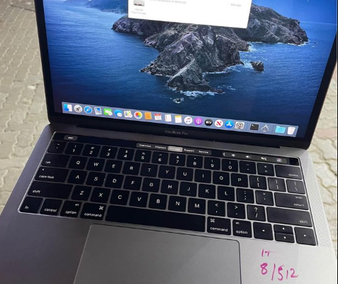 Macbook Pro 2016 i7 8/512 with touchbar for sale