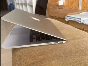 Macbook pro 13-inch 2015 Core i5 For Sale