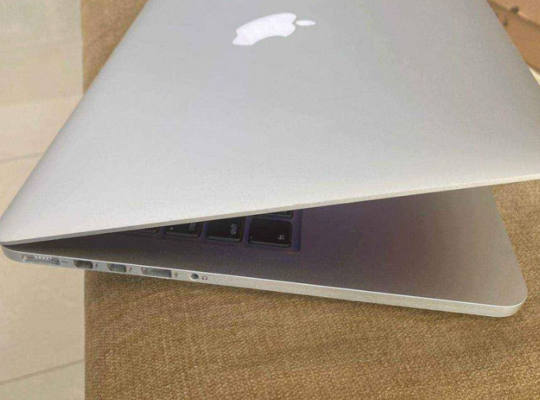 Macbook pro 13-inch 2015 Core i5 For Sale