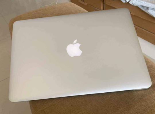 Macbook pro 13-inch 2015 Core i5 For Sale