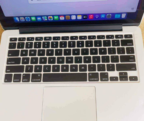 Macbook pro 13-inch 2015 Core i5 For Sale