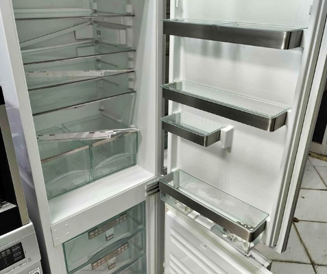 Miele built in fridge bottom freezer for sale