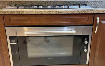 Siemens built in electric oven and gas top for sal