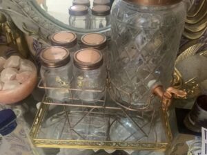 Mirror with stand and juice set For Sale