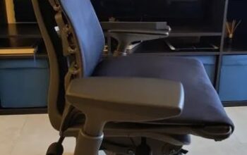 Office/Gaming chair For Sale