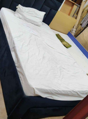 120×200 bed with mattress for sale