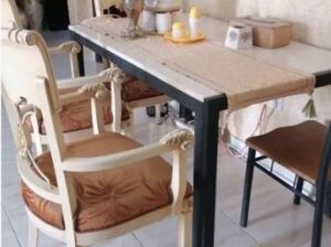 Dining table with 5 chairs for sale
