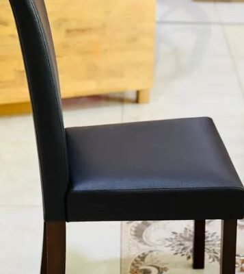 wooden Table with 6 chairs FoR Sale