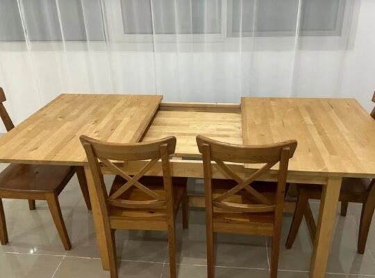 Dining table for sale