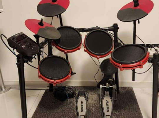 ALESIS MASH DRUM KIT..STILL IN BOX FOR SALE