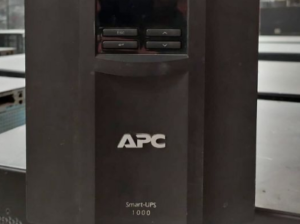 APC smart UPS, 1KVA/700 W, 230V For sale