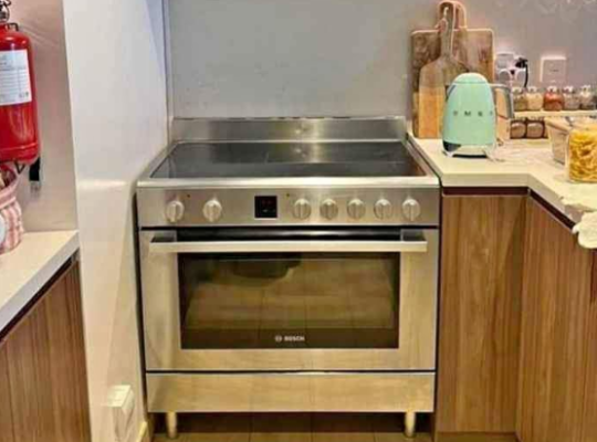 Bosch Electric Ceramic Cooker 5 Hobs For Sale